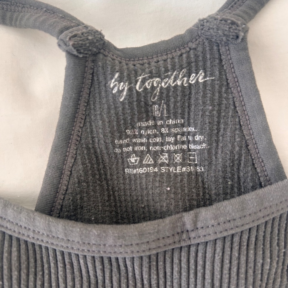 Grey cropped tank - Picture 2 of 2